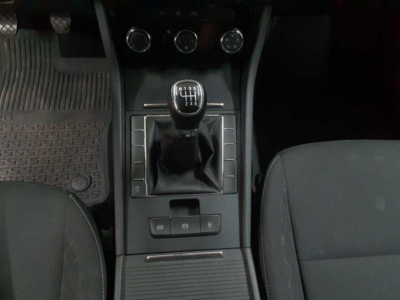 Skoda Superb Combi 2.0 TDI Active 10