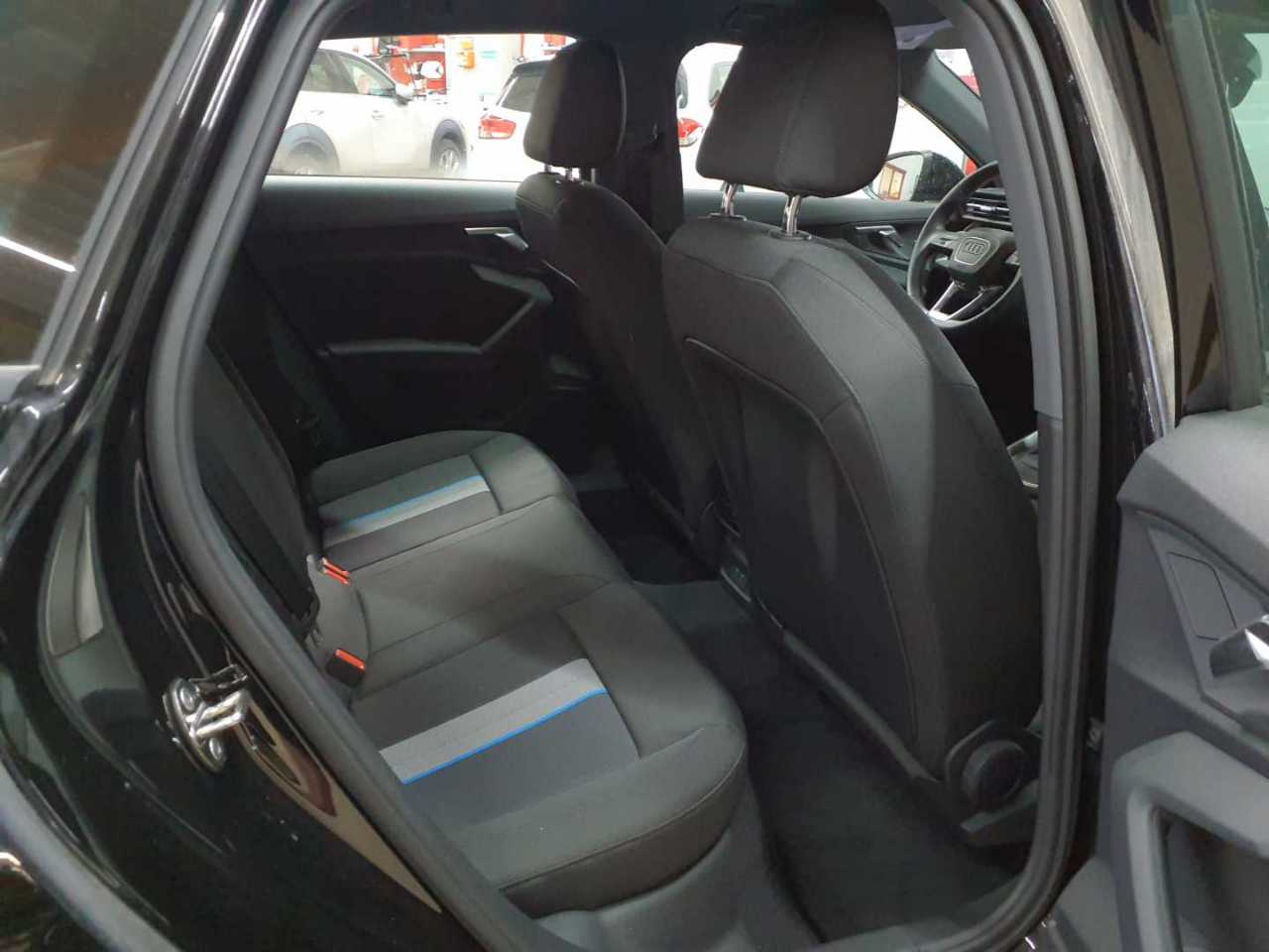 Audi A3 30 TFSI Sportback 14