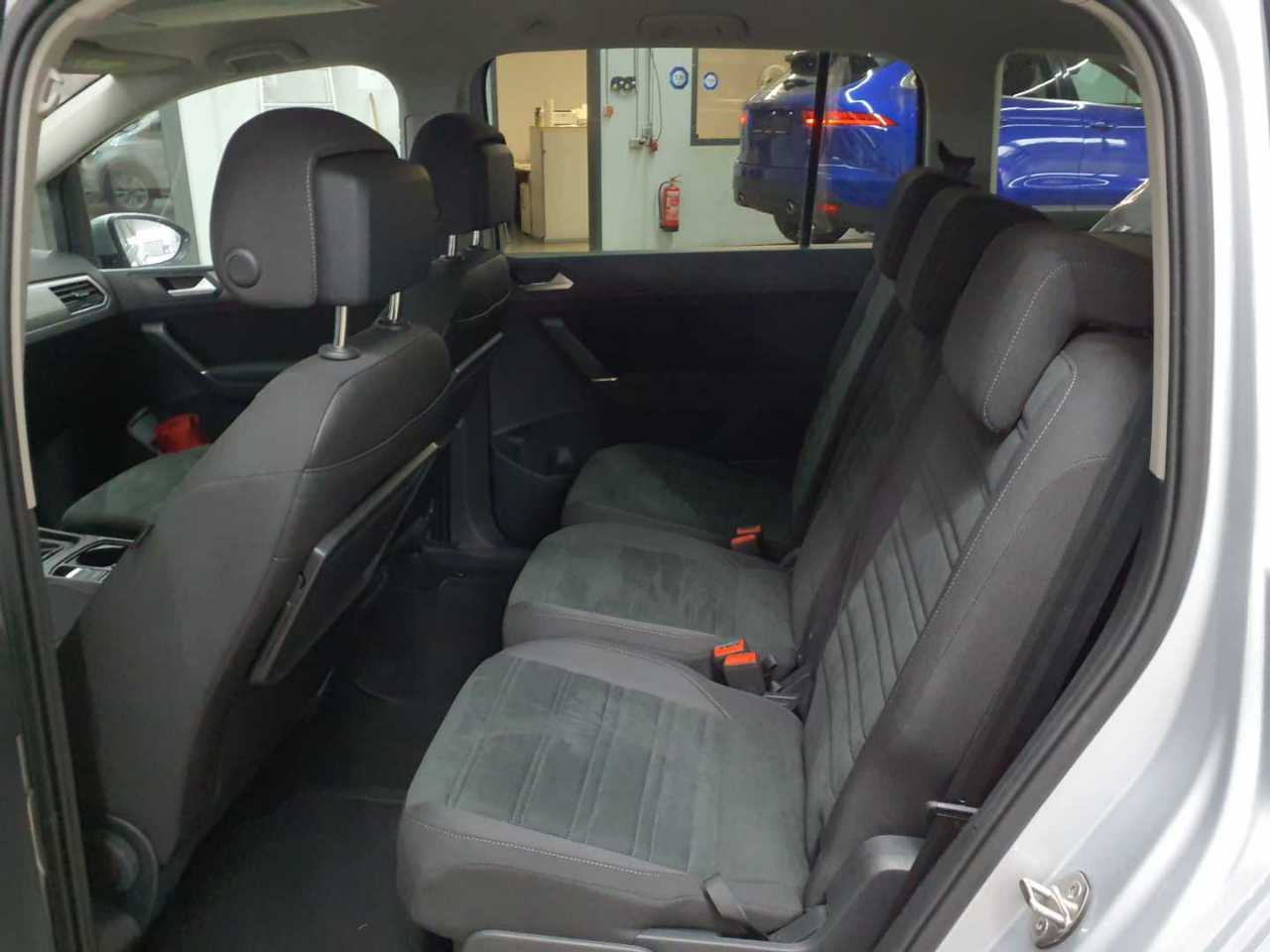Vw Touran 2.0 TDI SCR DSG Comfortline 13