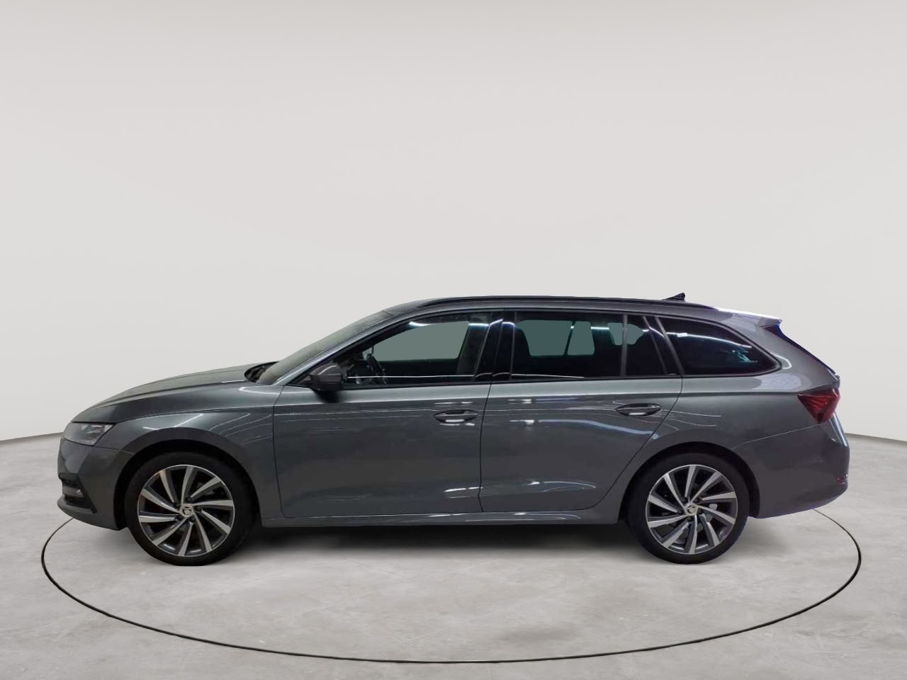 Skoda Octavia Combi 2.0 TDI DSG Tour 6