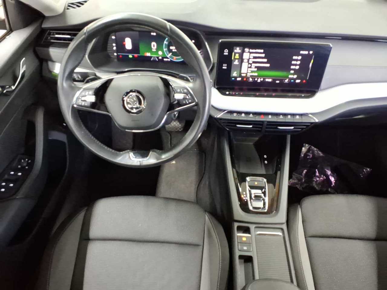Skoda Octavia Combi 2.0 TDI DSG Tour 10