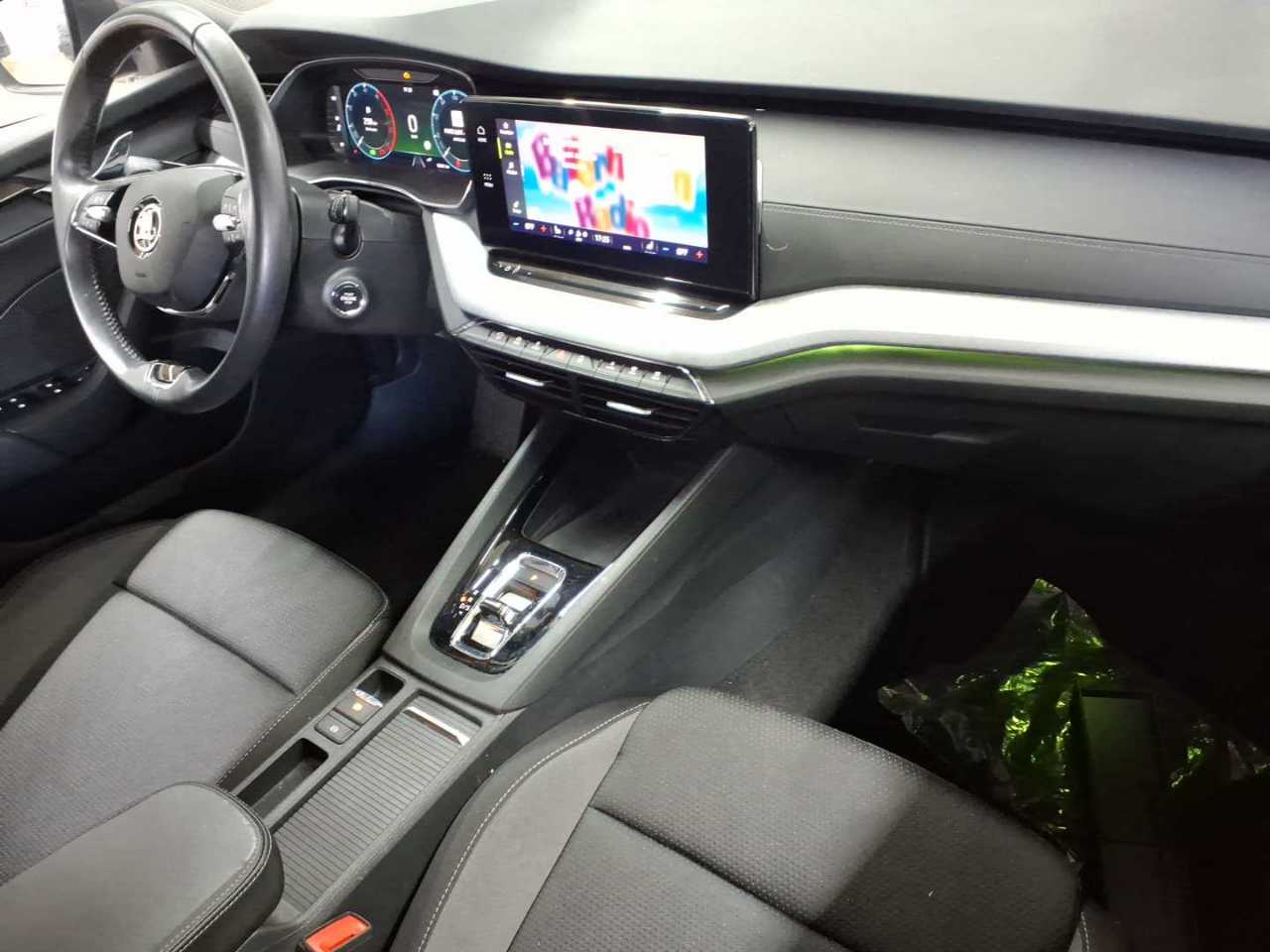 Skoda Octavia Combi 2.0 TDI DSG Tour 9