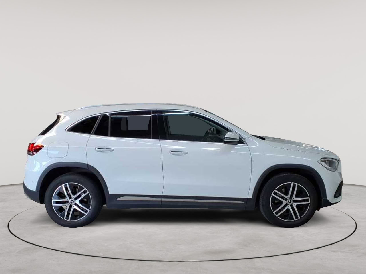 Mercedes-Benz GLA 250 e 8G-DCT Progressive 3