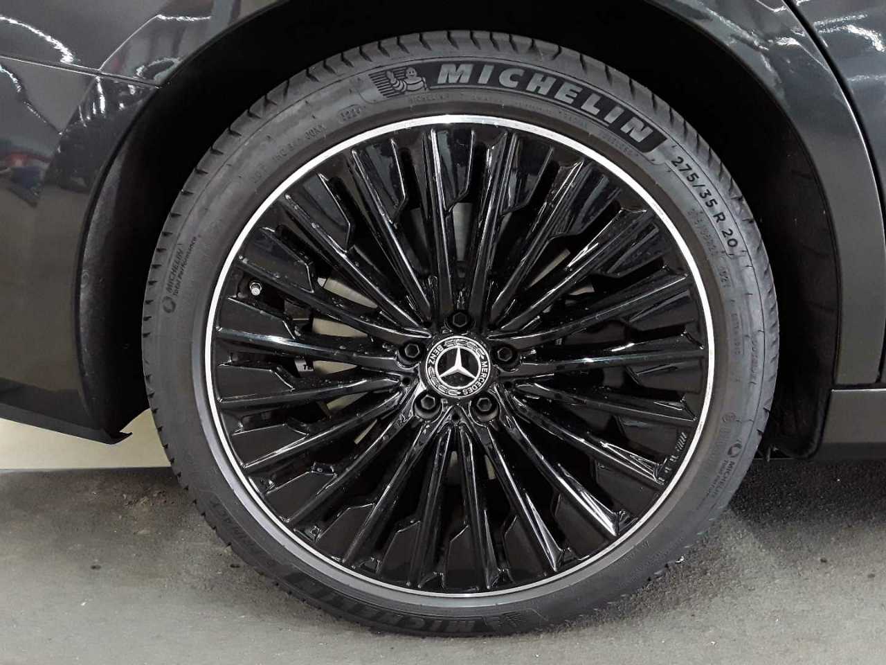 Mercedes-Benz E 300de 4Matic 9G-TRONIC 19