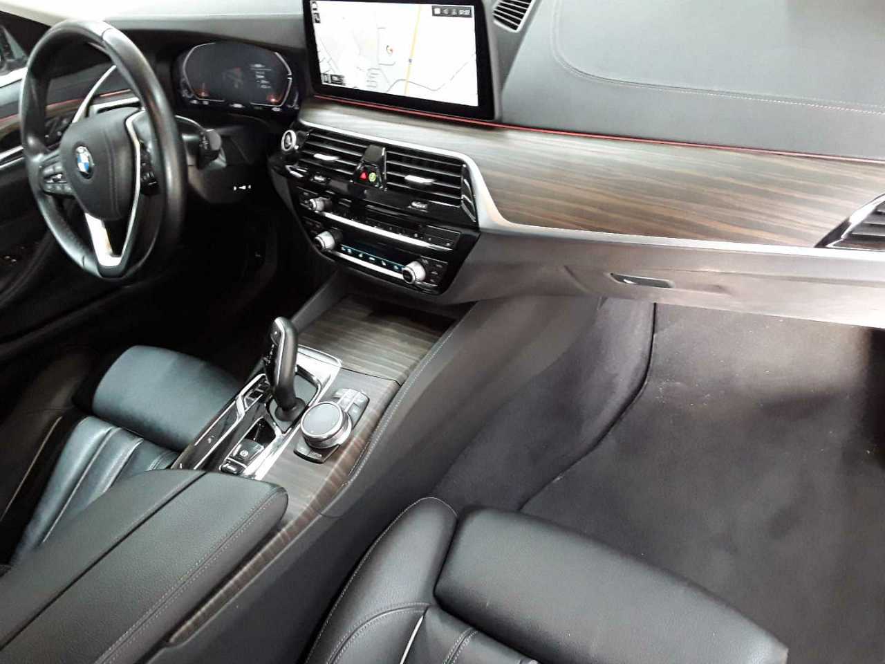 Bmw 530i xDrive Touring Aut. Luxury Line 9