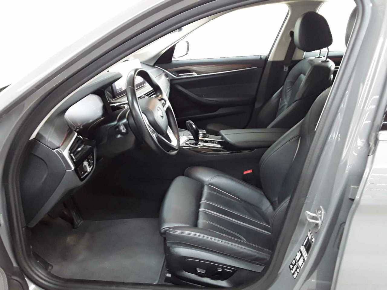 Bmw 530i xDrive Touring Aut. Luxury Line 7