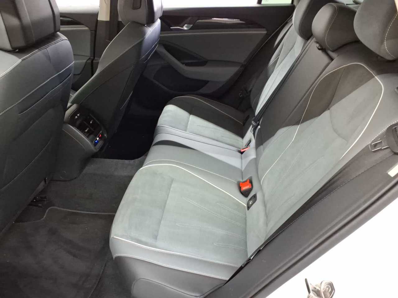 Vw Passat Variant 2.0 TDI SCR DSG Business 13