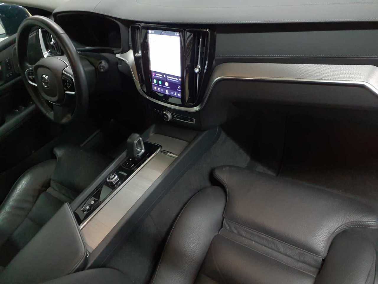 Volvo V60 Cross Country B4 D AWD Ultimate 9