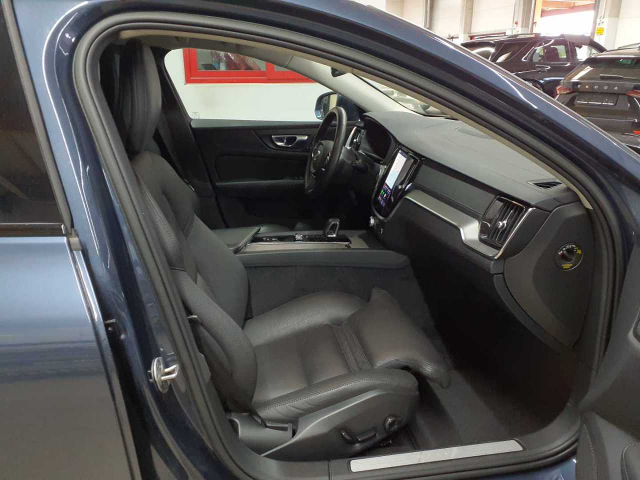 Volvo V60 Cross Country B4 D AWD Ultimate 8