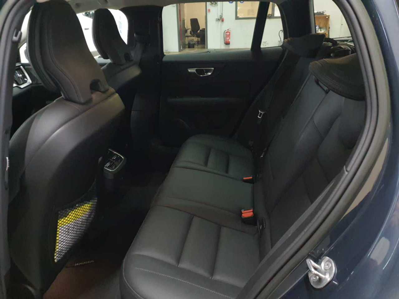 Volvo V60 Cross Country B4 D AWD Ultimate 13
