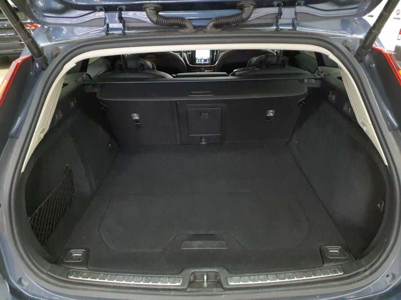 Volvo V60 Cross Country B4 D AWD Ultimate 15
