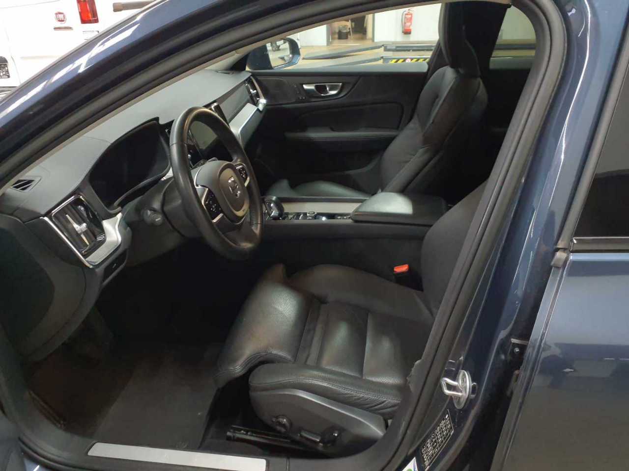 Volvo V60 Cross Country B4 D AWD Ultimate 7