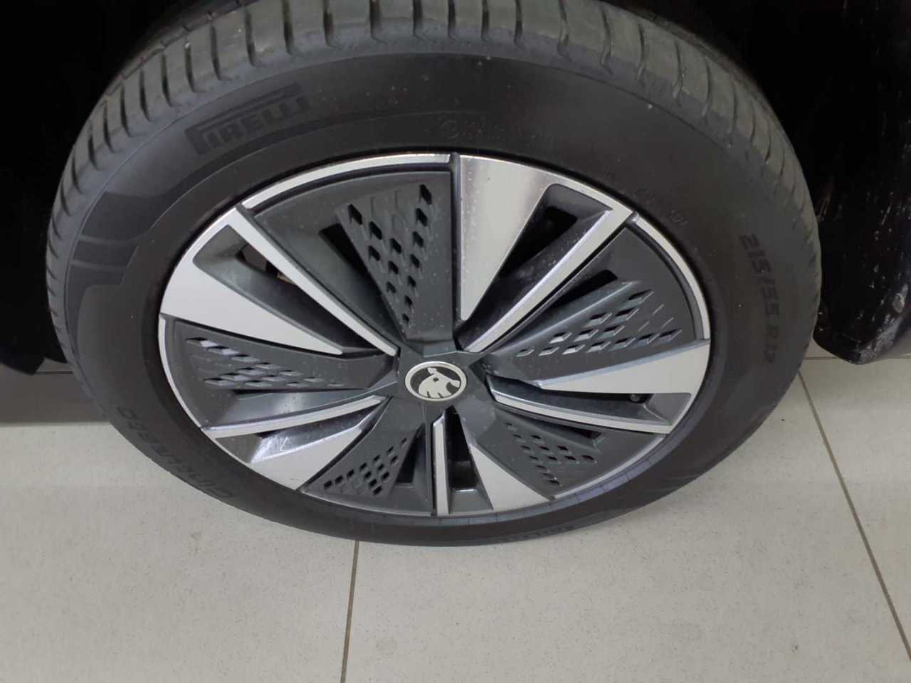 Skoda Karoq 2.0 TDI SCR DSG Tour 17