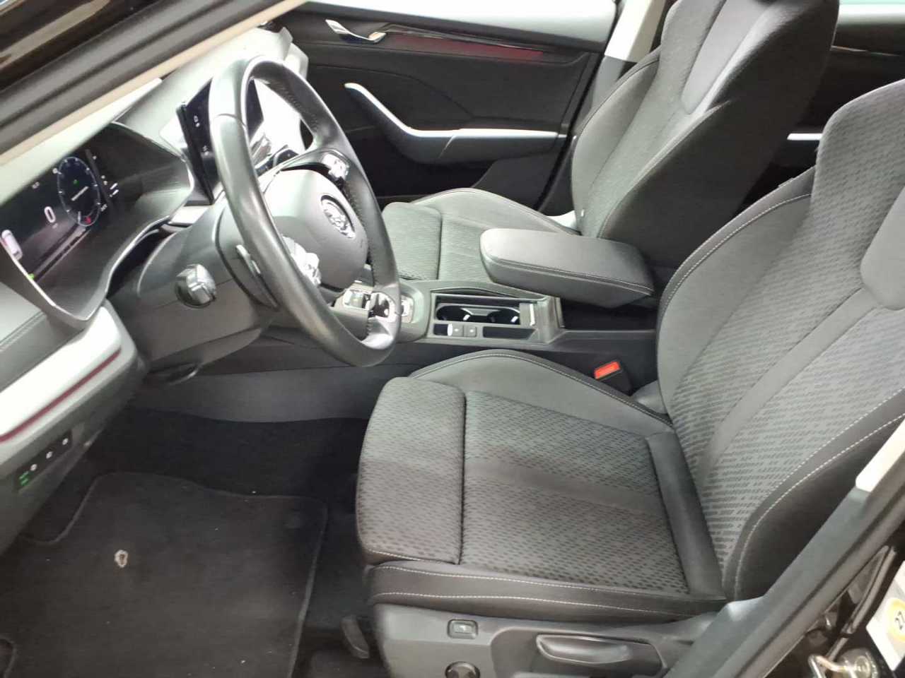 Skoda Octavia Combi 2.0 TDI DSG Ambition 7