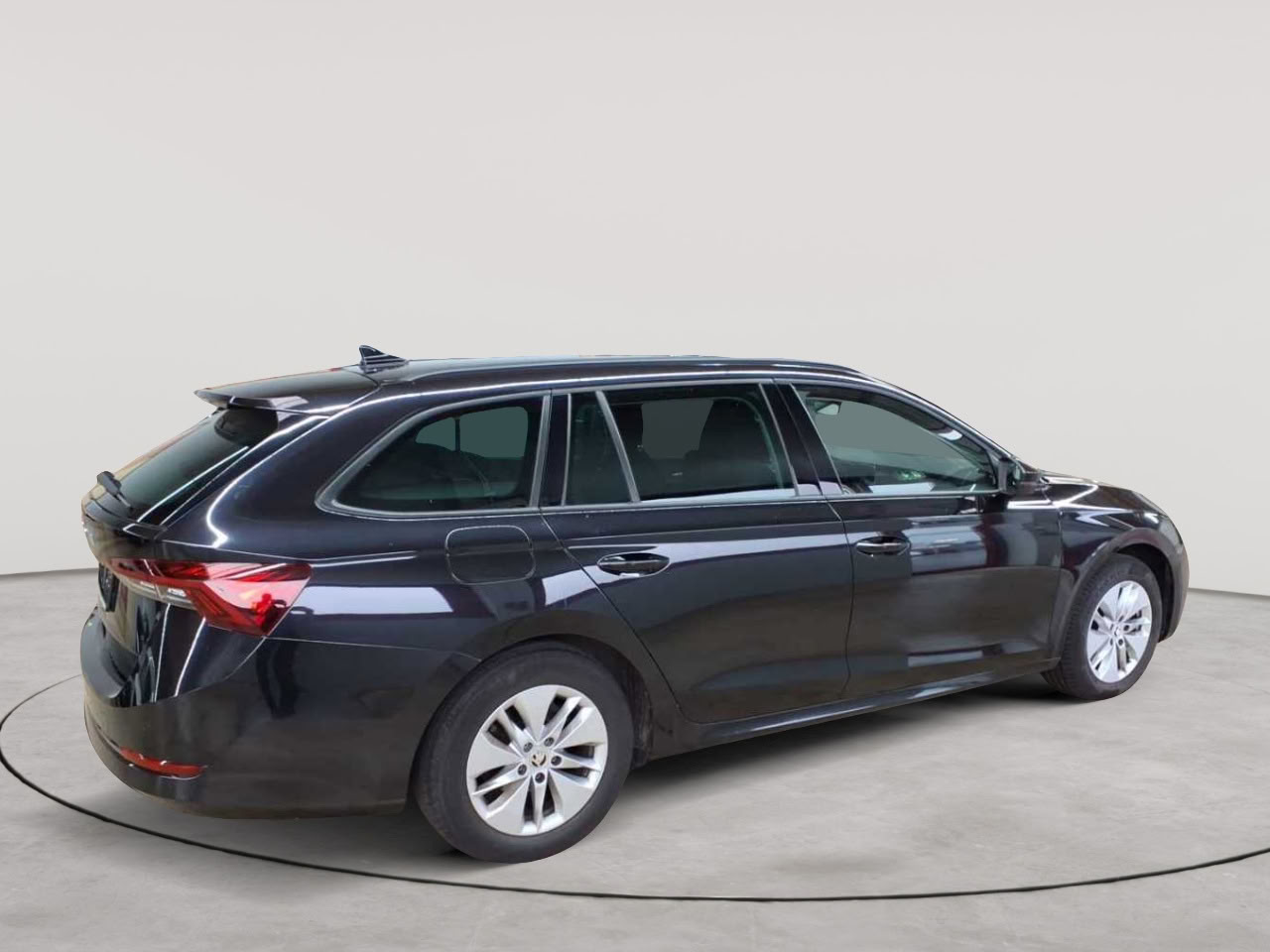 Skoda Octavia Combi 2.0 TDI DSG Ambition 3