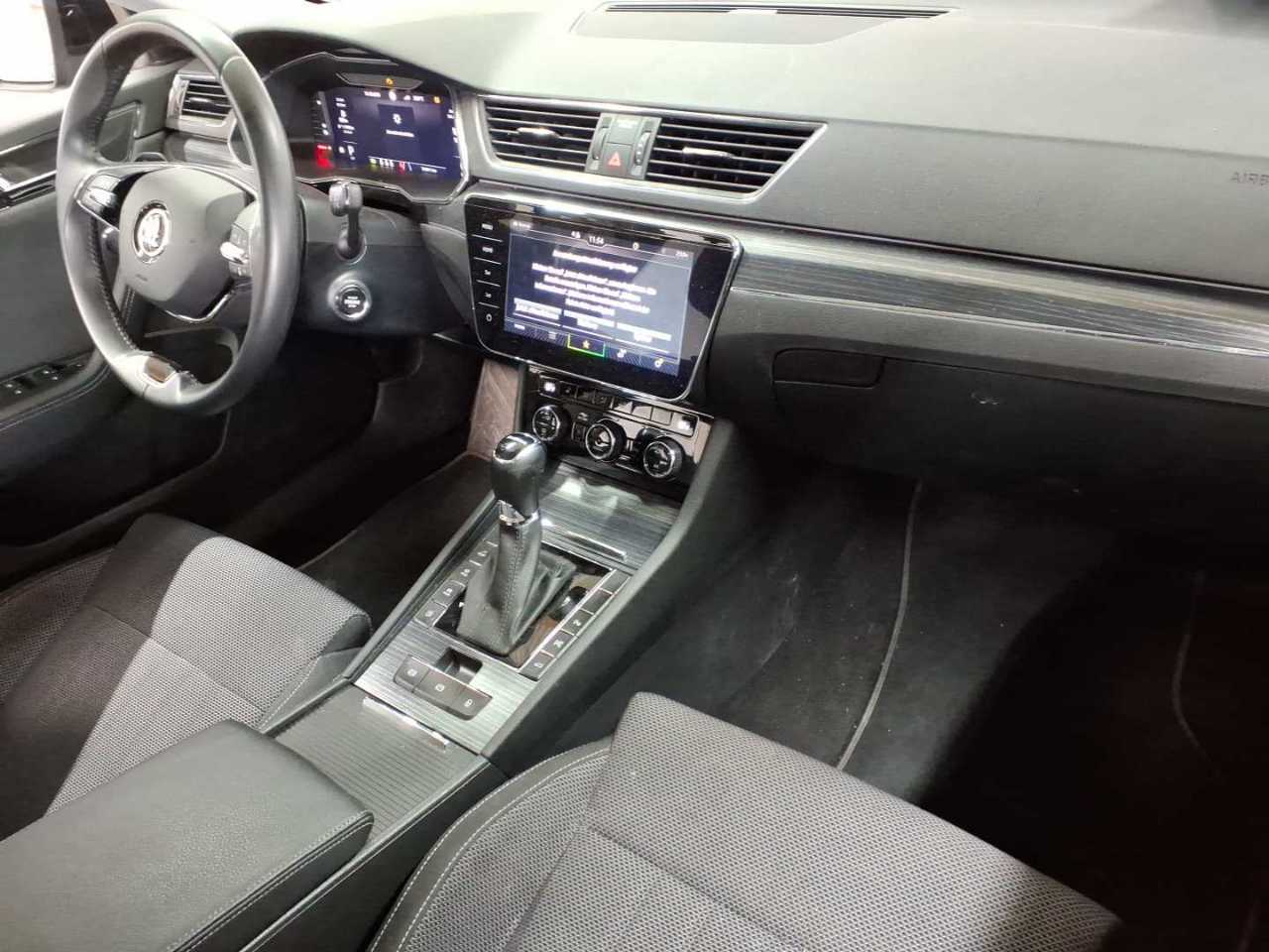 Skoda Superb Combi 1.4 TSI iV DSG Style 9