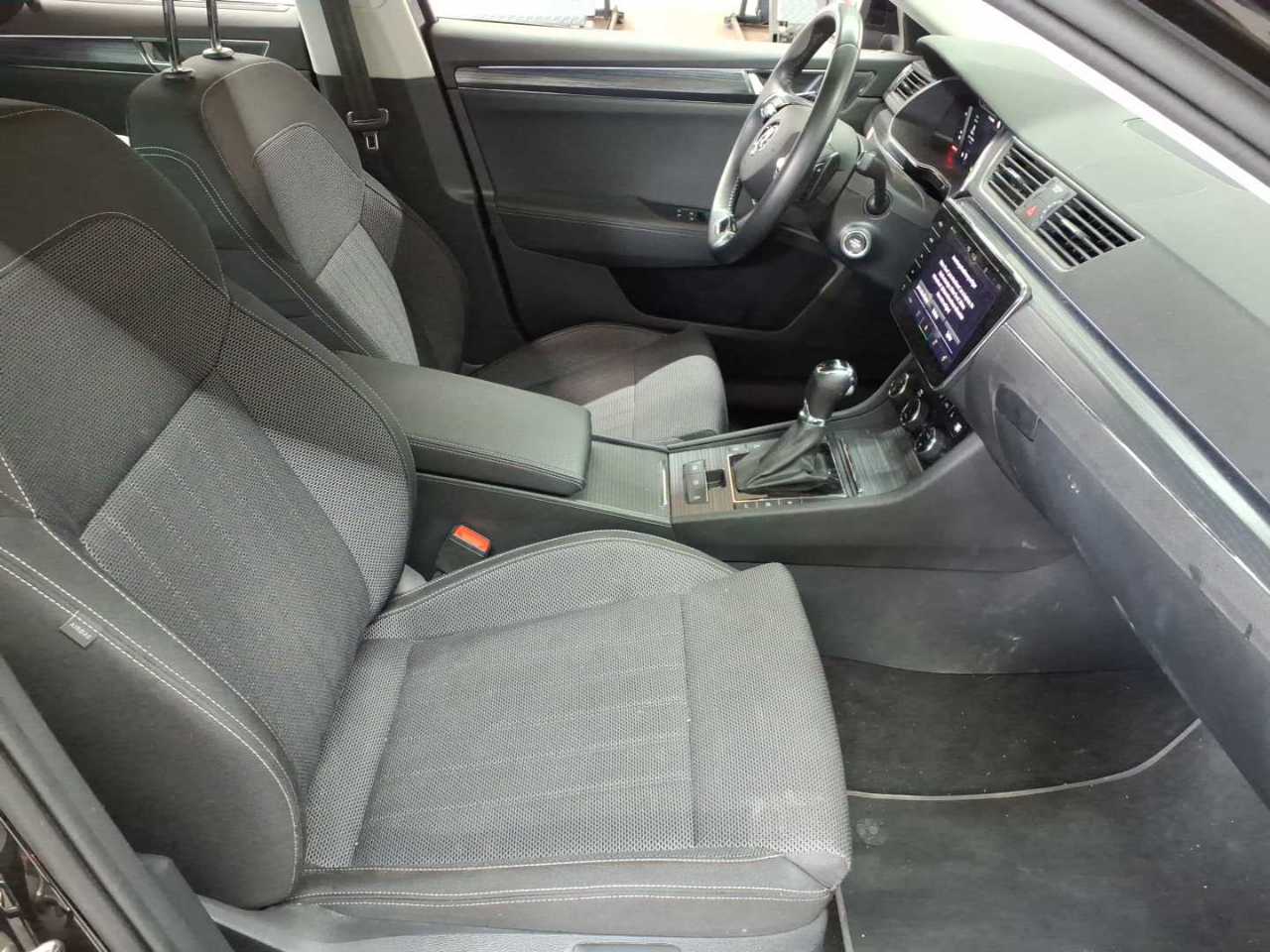 Skoda Superb Combi 1.4 TSI iV DSG Style 8