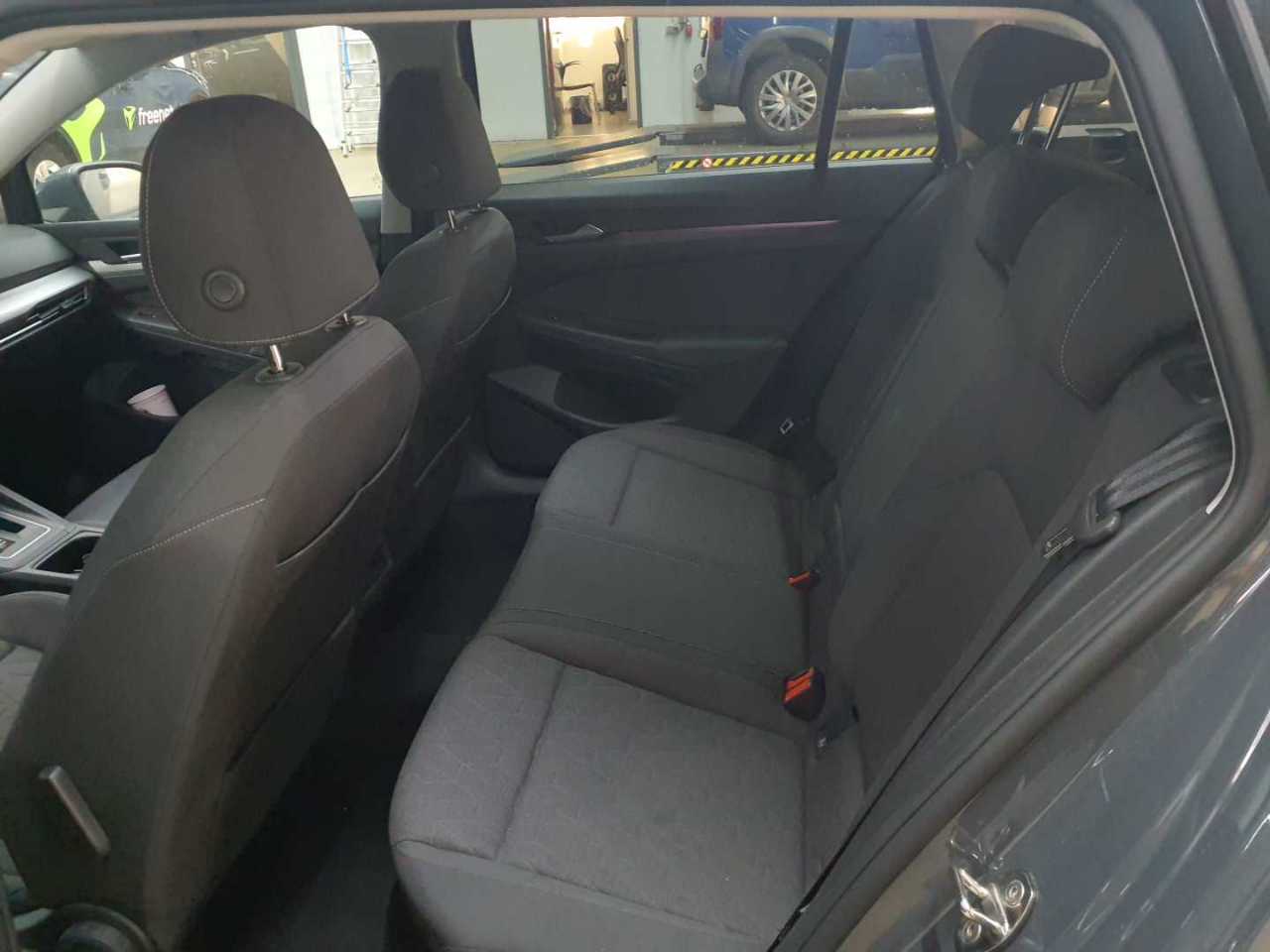 Vw Golf Variant 1.5 eTSI OPF DSG Life 13