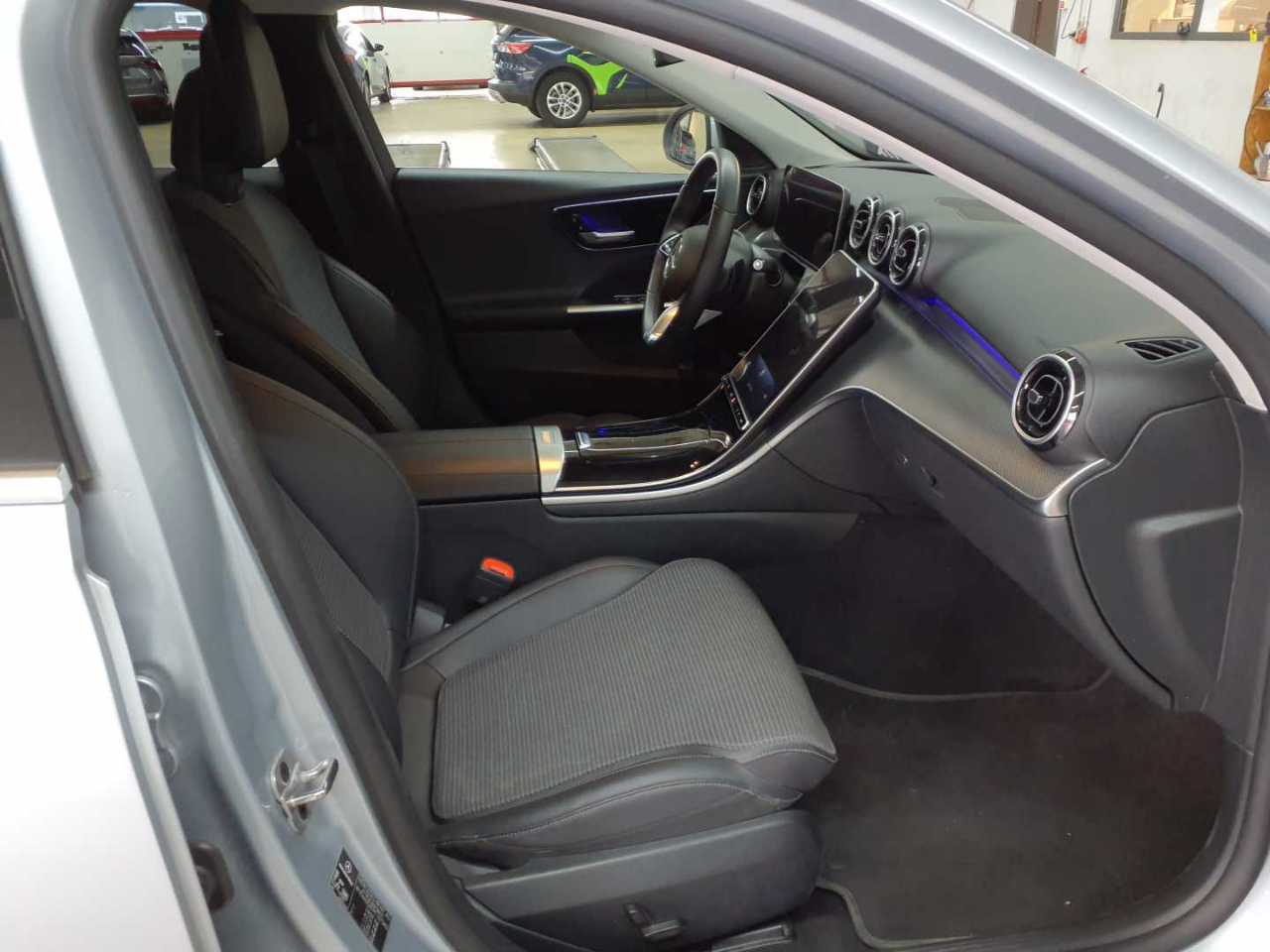 Mercedes-Benz C 200 d T 9G-TRONIC Avantgarde 8