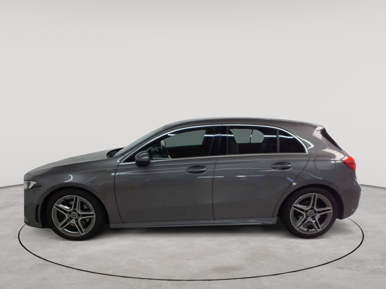Mercedes-Benz A 220 d 8G-DCT AMG Line 6