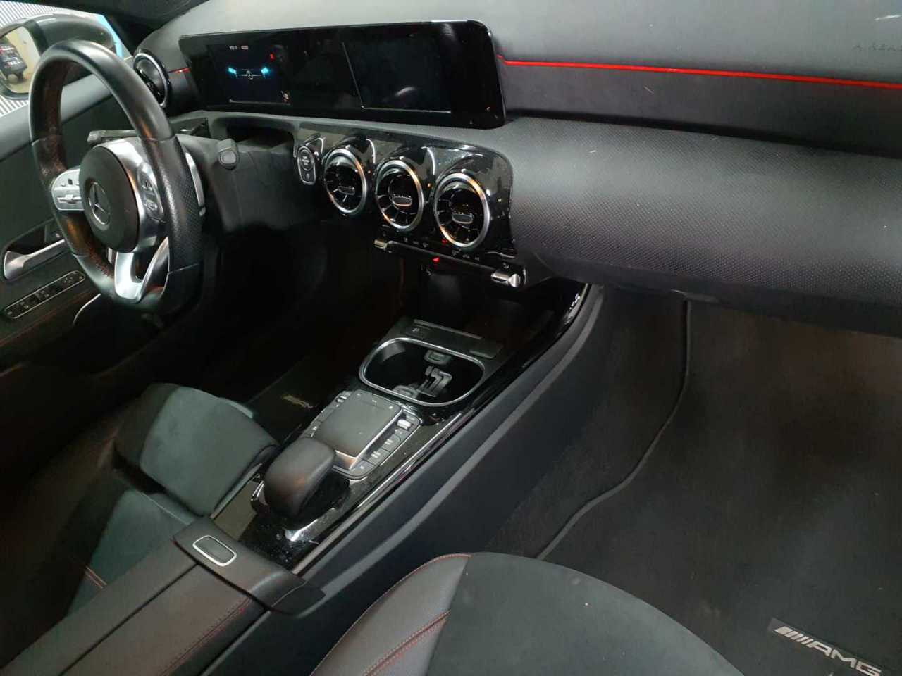 Mercedes-Benz A 220 d 8G-DCT AMG Line 9