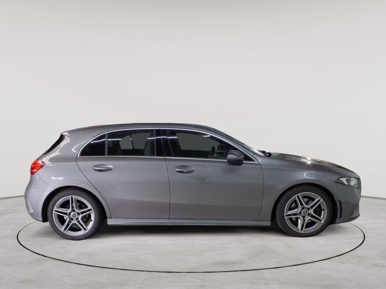 Mercedes-Benz A 220 d 8G-DCT AMG Line 3
