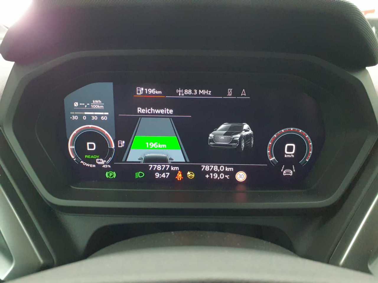 Audi Q4 e-tron 40 11