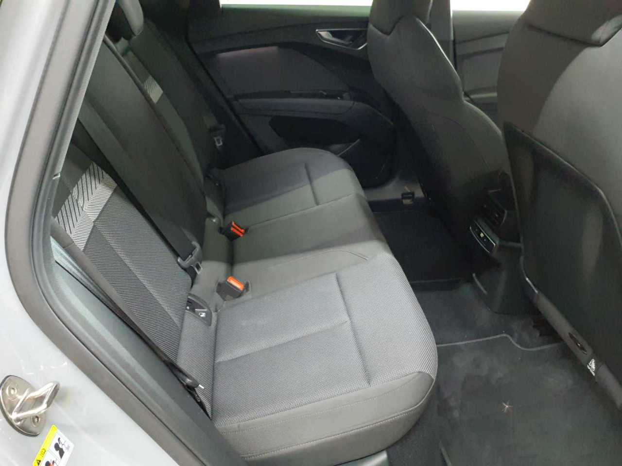 Audi Q4 e-tron 40 14