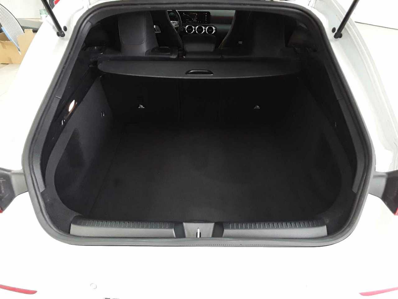 Mercedes-Benz CLA 220 d Shooting Brake 8G-DCT AMG Line 15