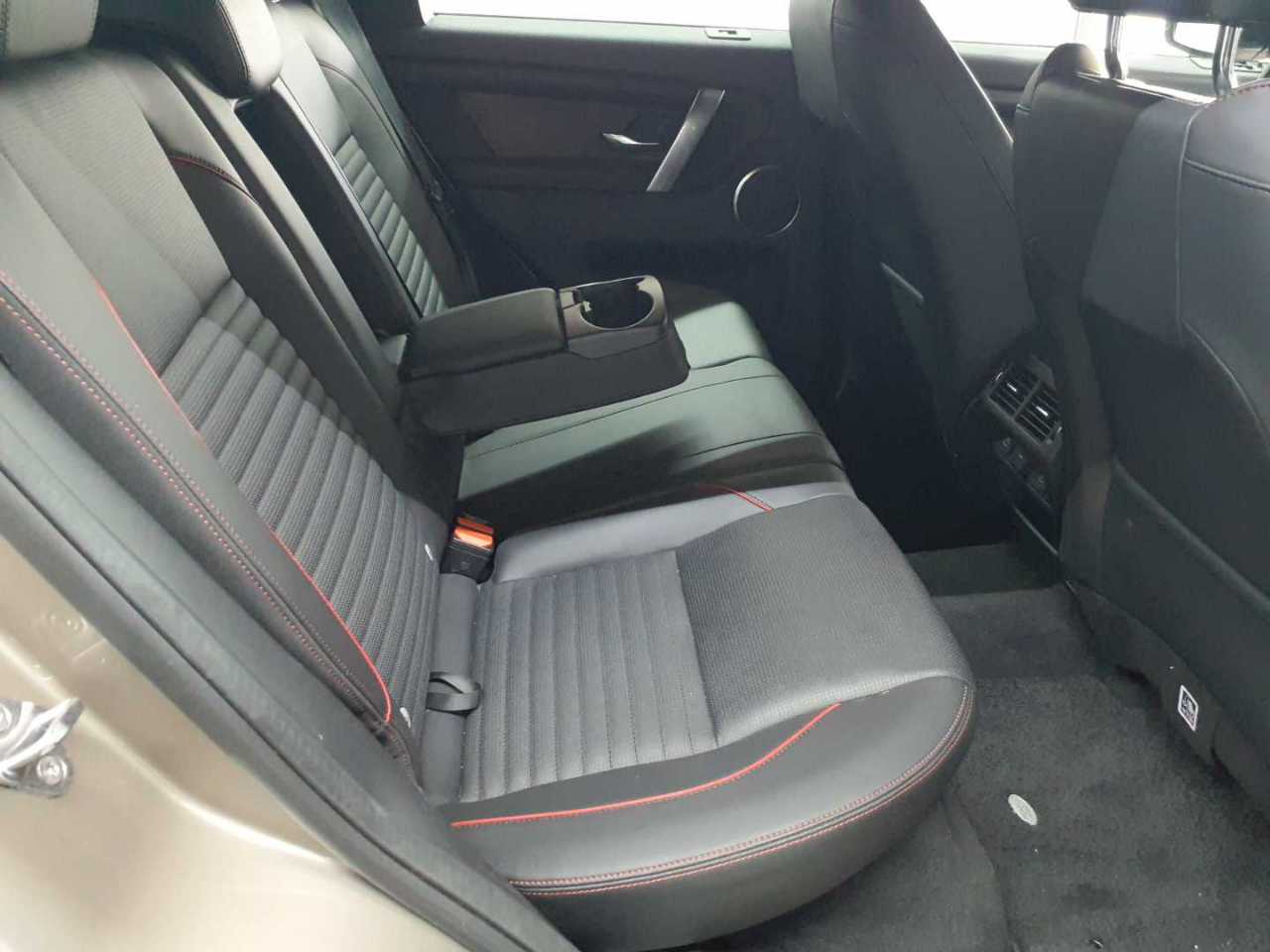 Land Rover Discovery Sport D165 R-Dynamic SE 14