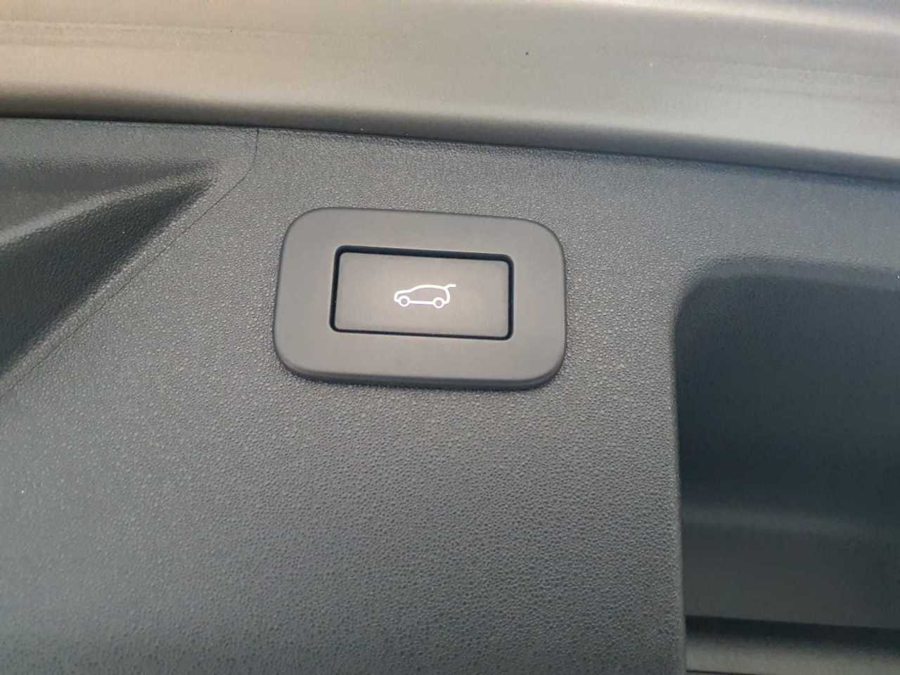 Land Rover Discovery Sport D165 R-Dynamic SE 16