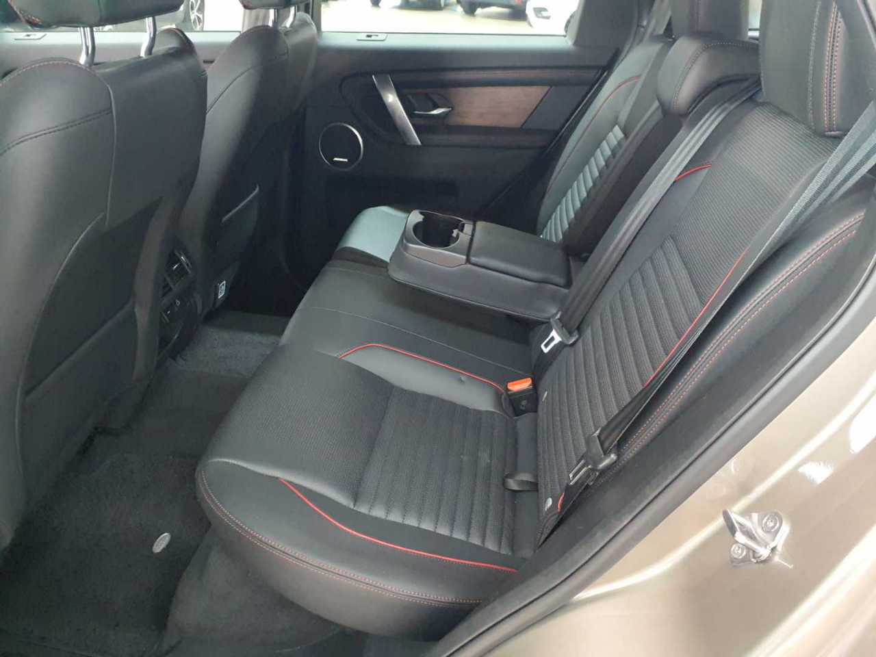 Land Rover Discovery Sport D165 R-Dynamic SE 13