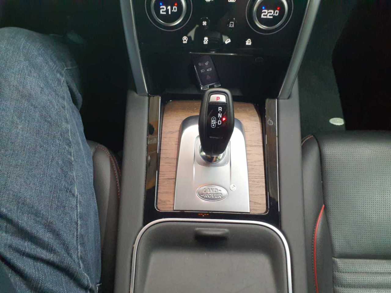 Land Rover Discovery Sport D165 R-Dynamic SE 10