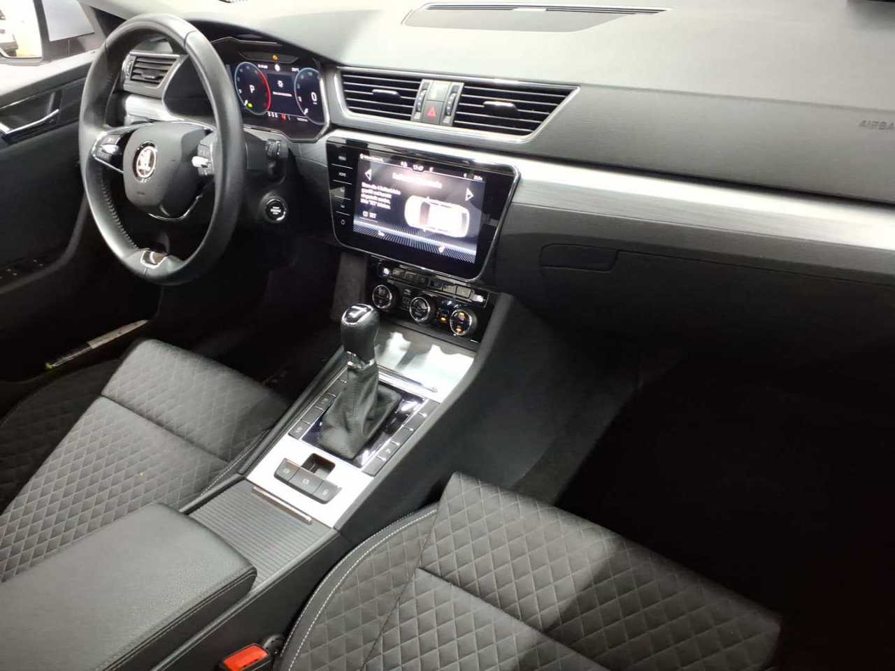 Skoda Superb Combi 2.0 TDI 4x4 DSG Ambition 9