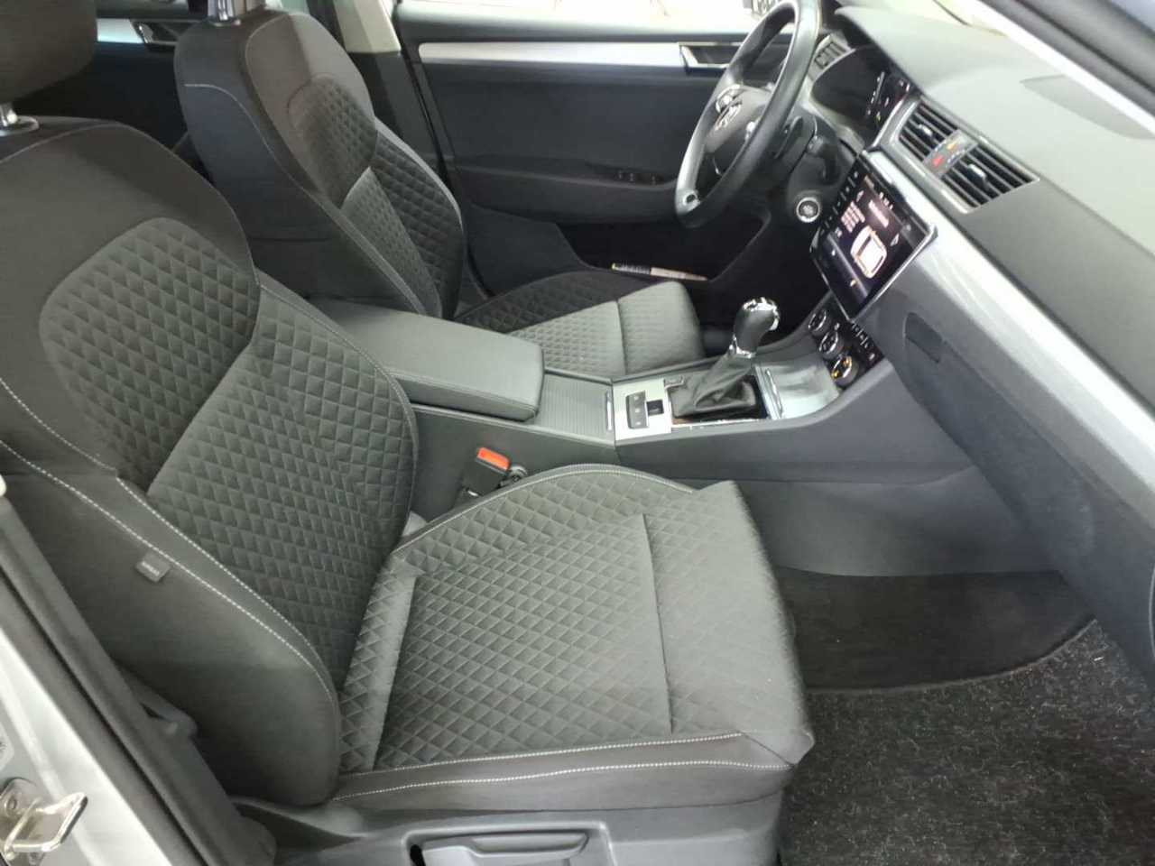 Skoda Superb Combi 2.0 TDI 4x4 DSG Ambition 8