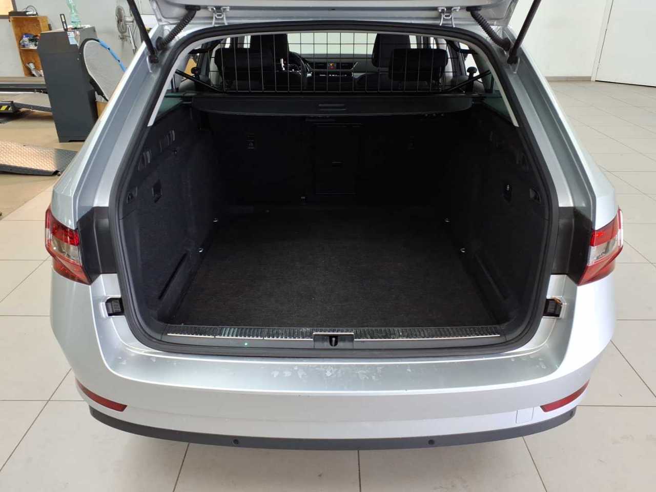 Skoda Superb Combi 2.0 TDI 4x4 DSG Ambition 15