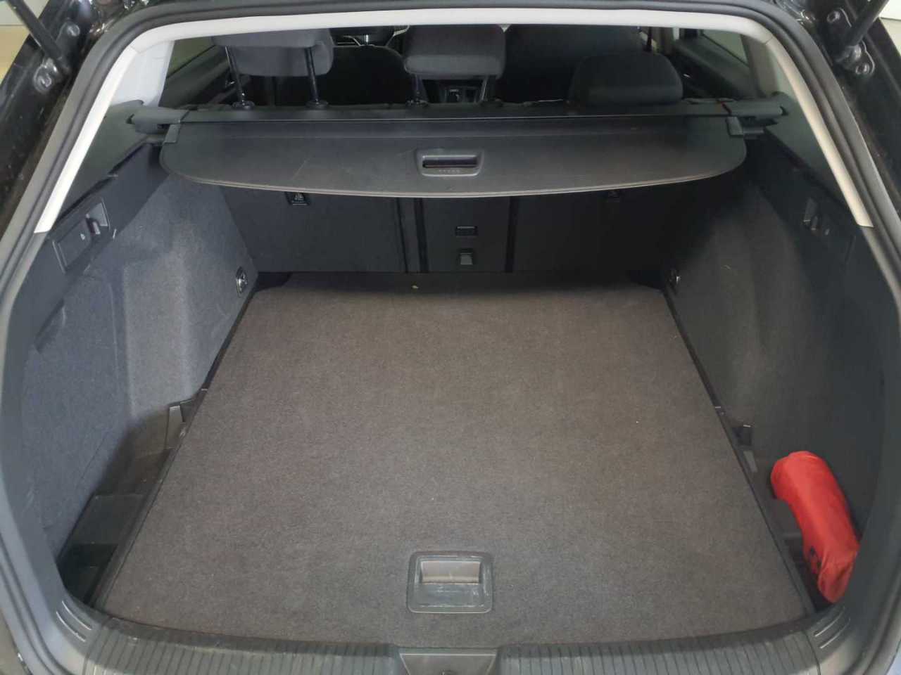 Vw Golf Variant 1.5 eTSI OPF DSG Life 15