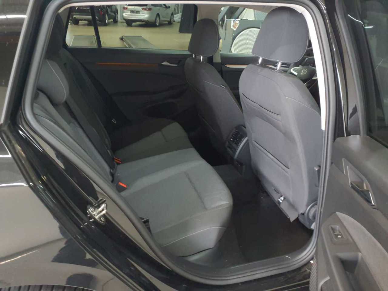 Vw Golf Variant 1.5 eTSI OPF DSG Life 14