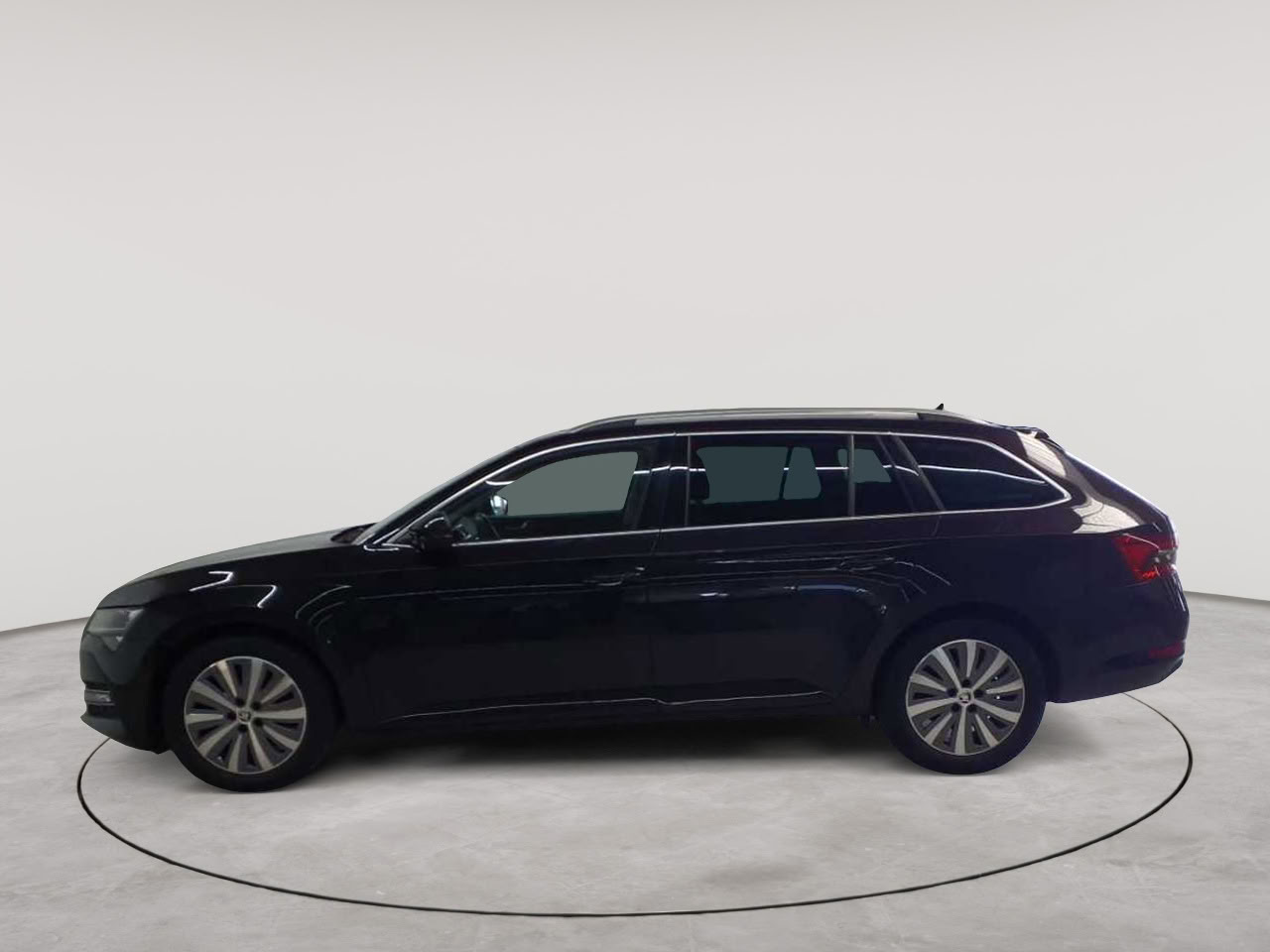 Skoda Superb Combi 2.0 TDI DSG Style 6