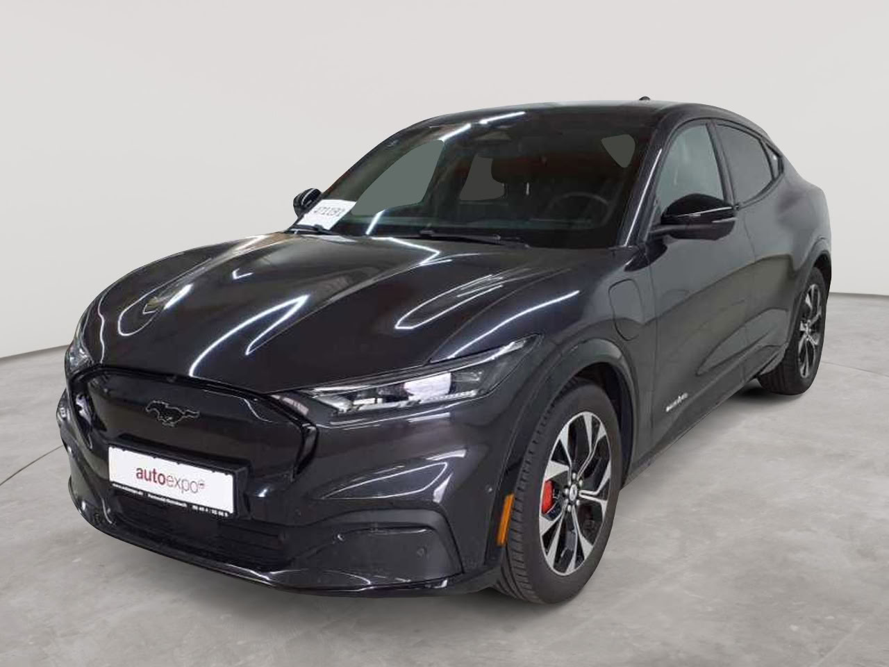 Ford Mustang Mach-E AWD 2