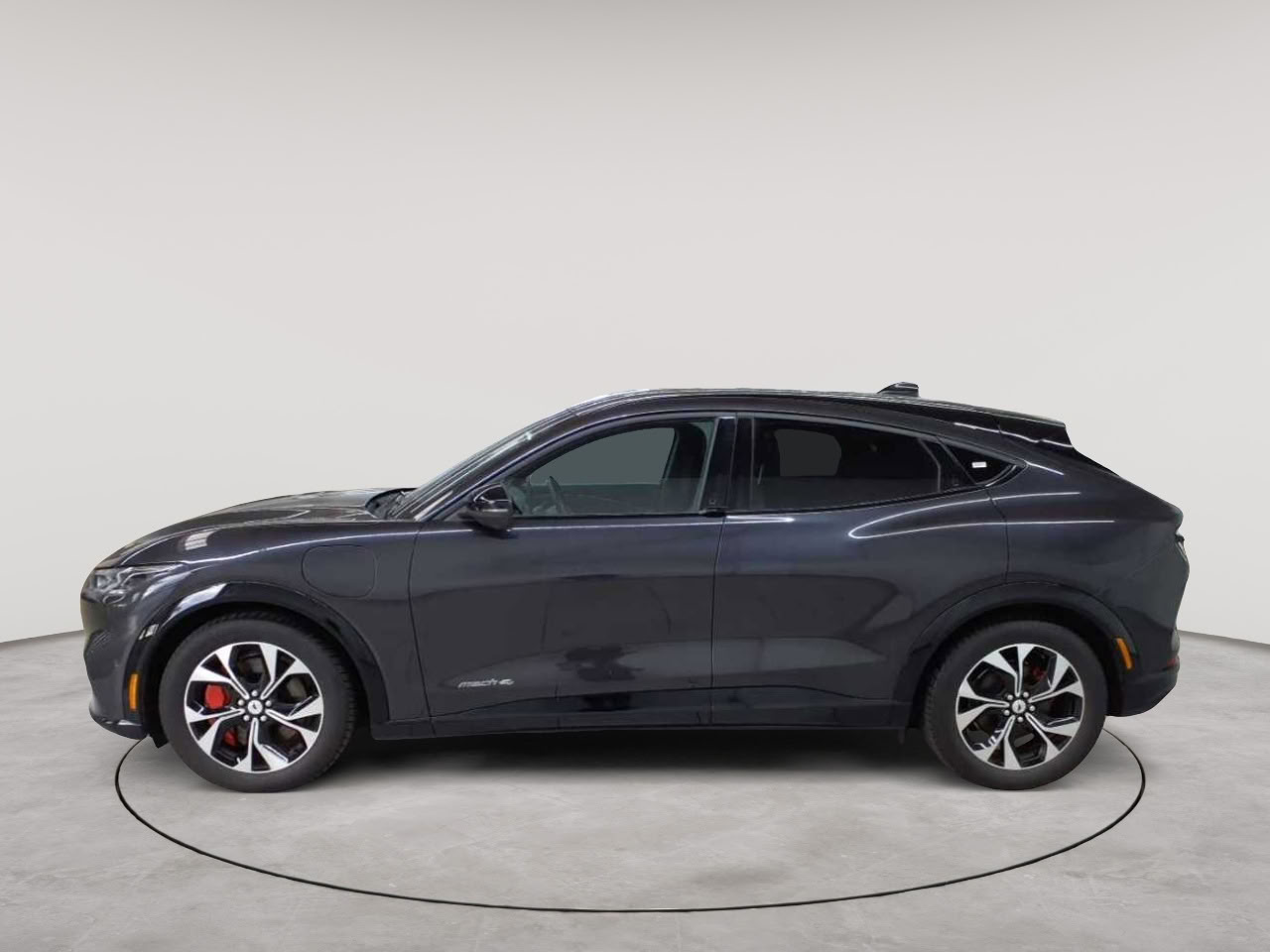 Ford Mustang Mach-E AWD 6