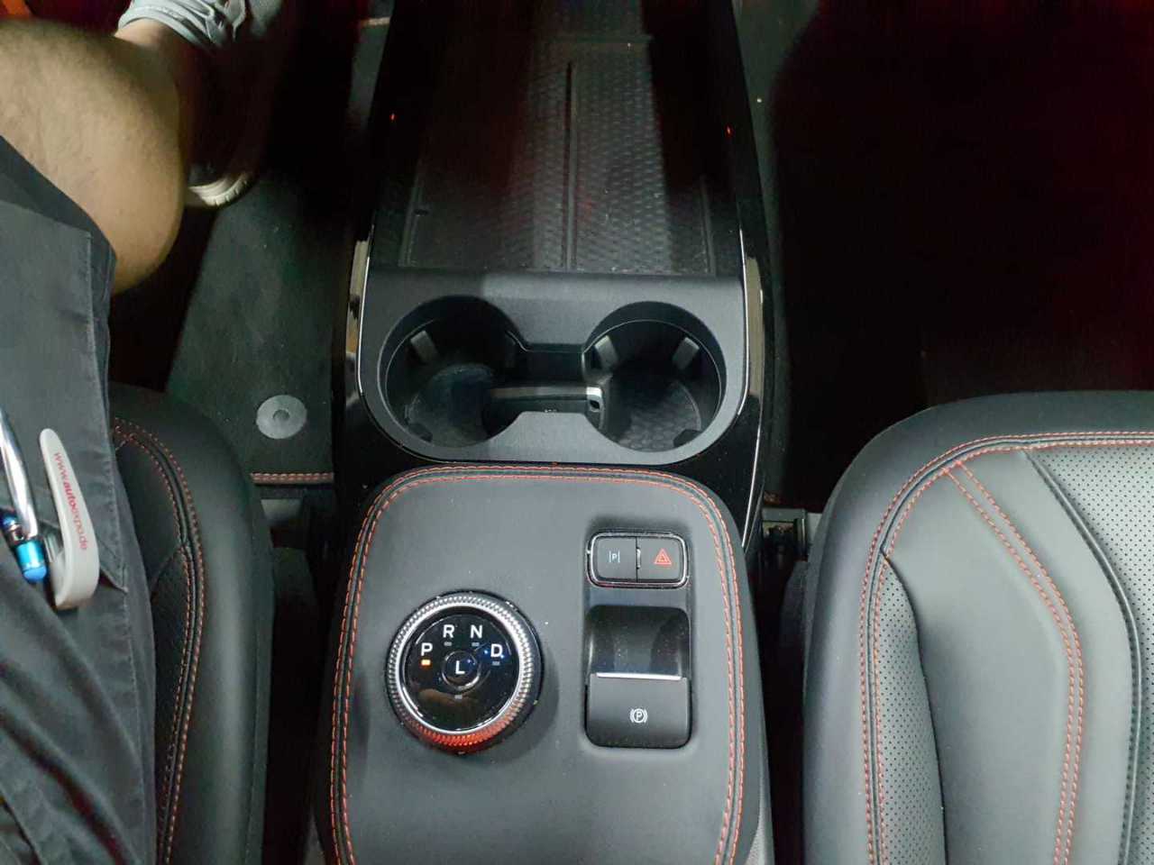 Ford Mustang Mach-E AWD 10