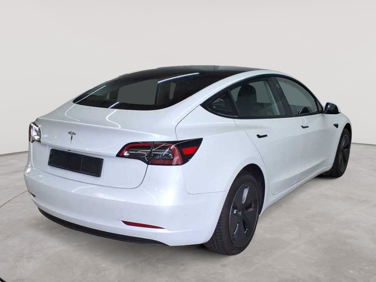 Tesla Model 3 RWD Hinterradantrieb 4