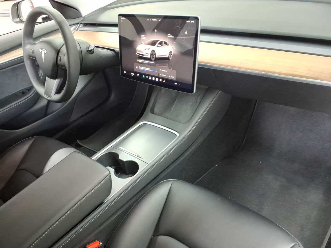 Tesla Model 3 RWD Hinterradantrieb 9