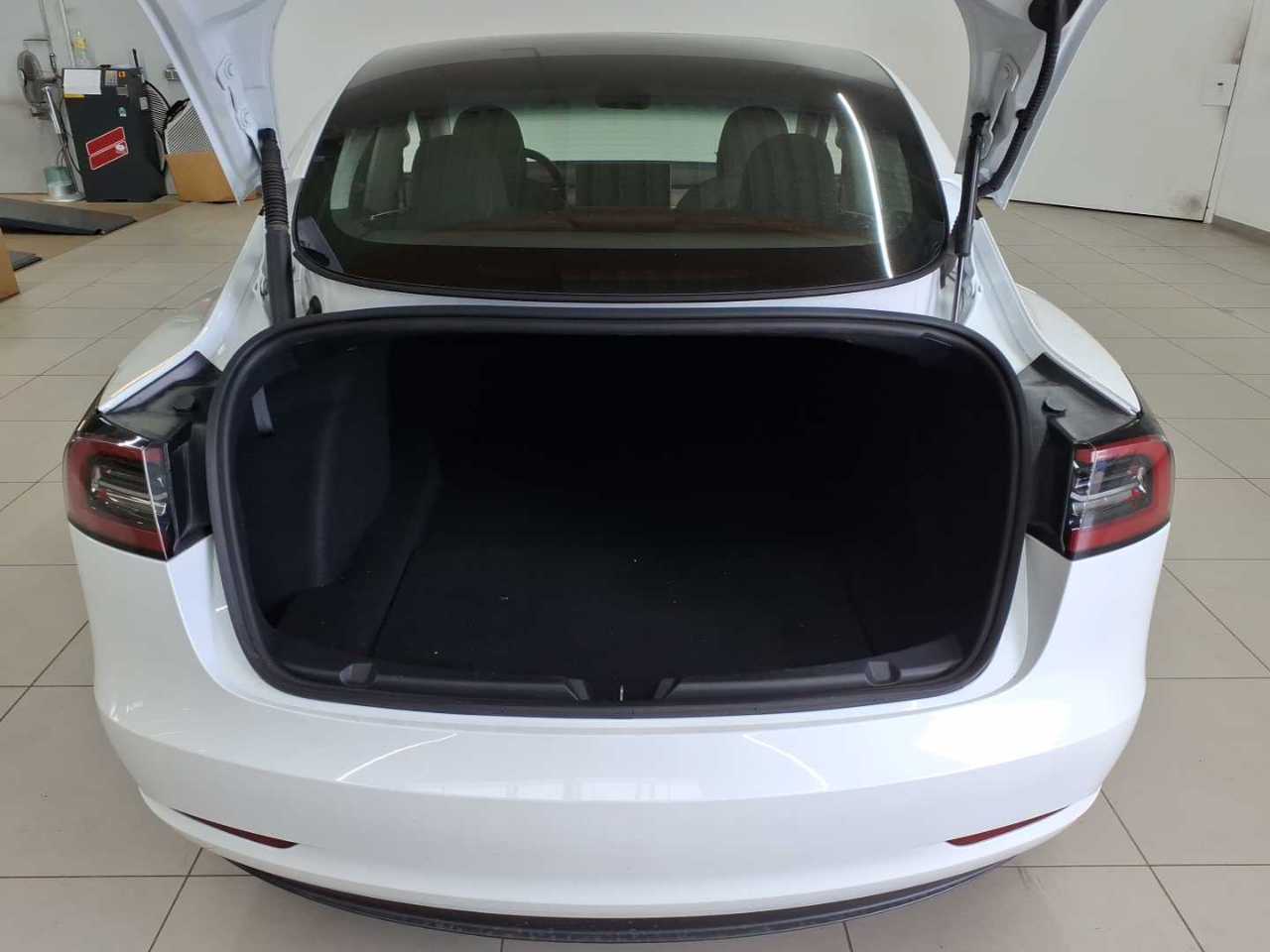 Tesla Model 3 RWD Hinterradantrieb 15