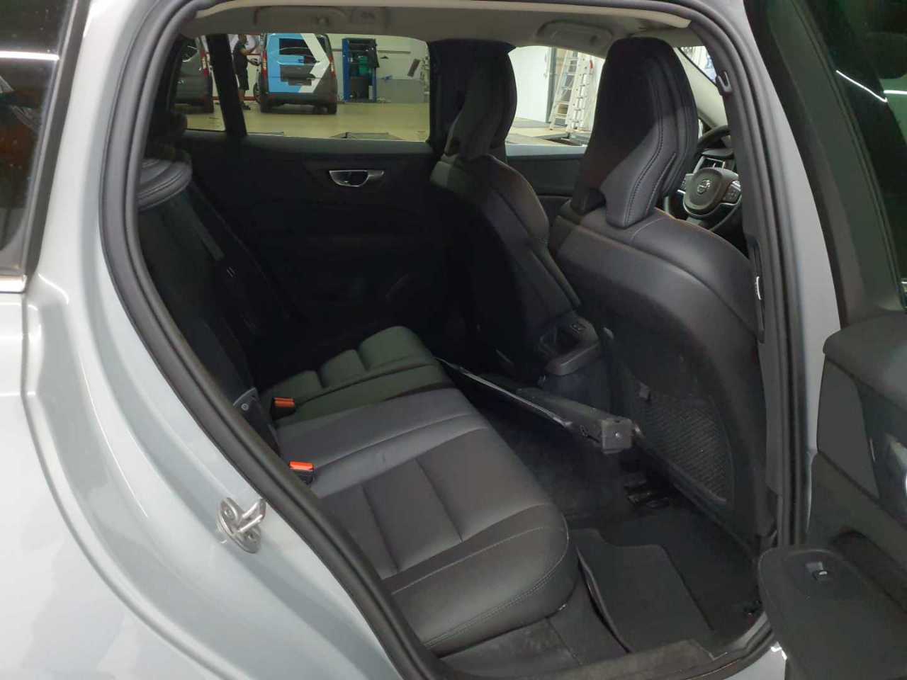 Volvo V60 B4 D Core 14