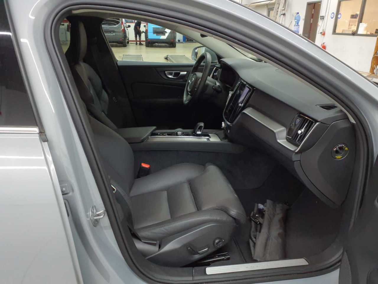 Volvo V60 B4 D Core 8