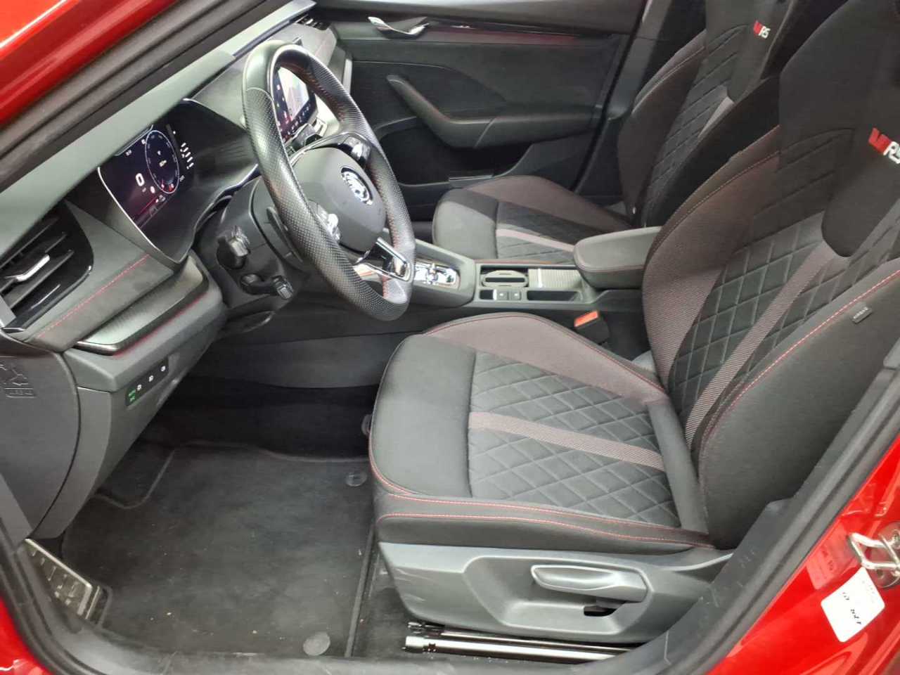 Skoda Octavia Combi 1.4 TSI iV DSG RS 7