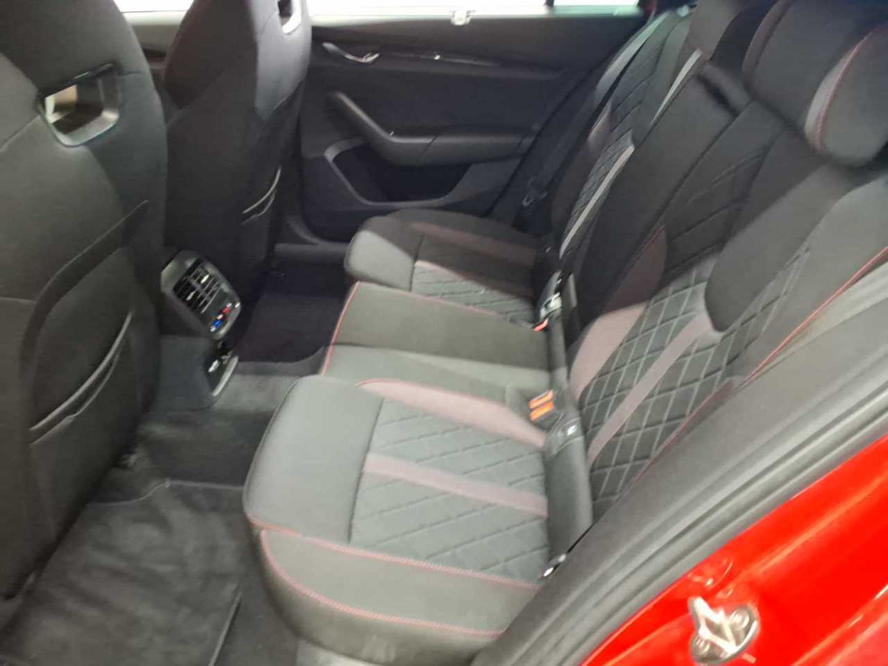 Skoda Octavia Combi 1.4 TSI iV DSG RS 13