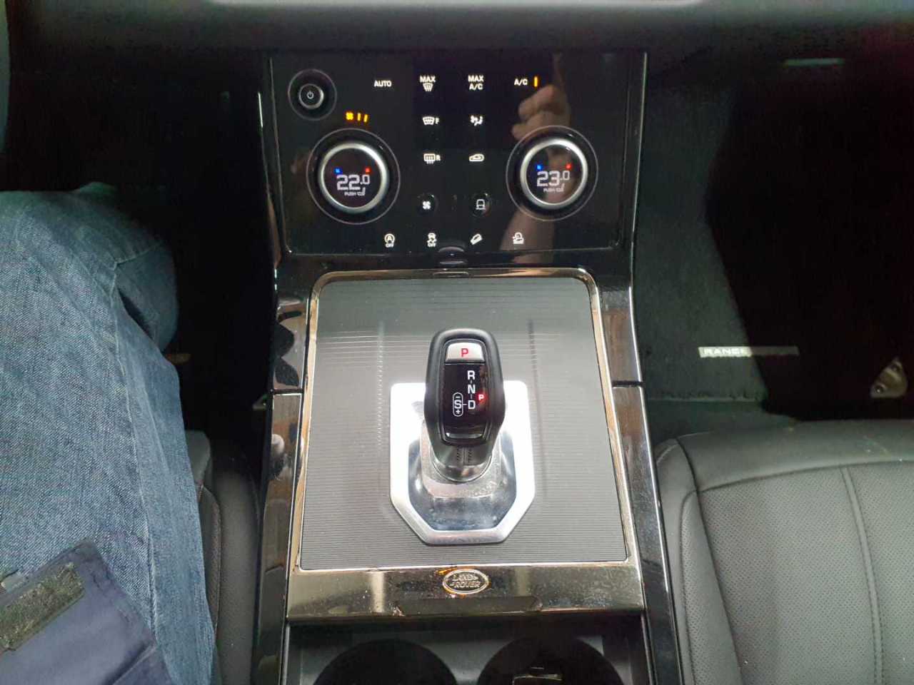Land Rover Range Rover Evoque D165 R-Dynamic SE 10